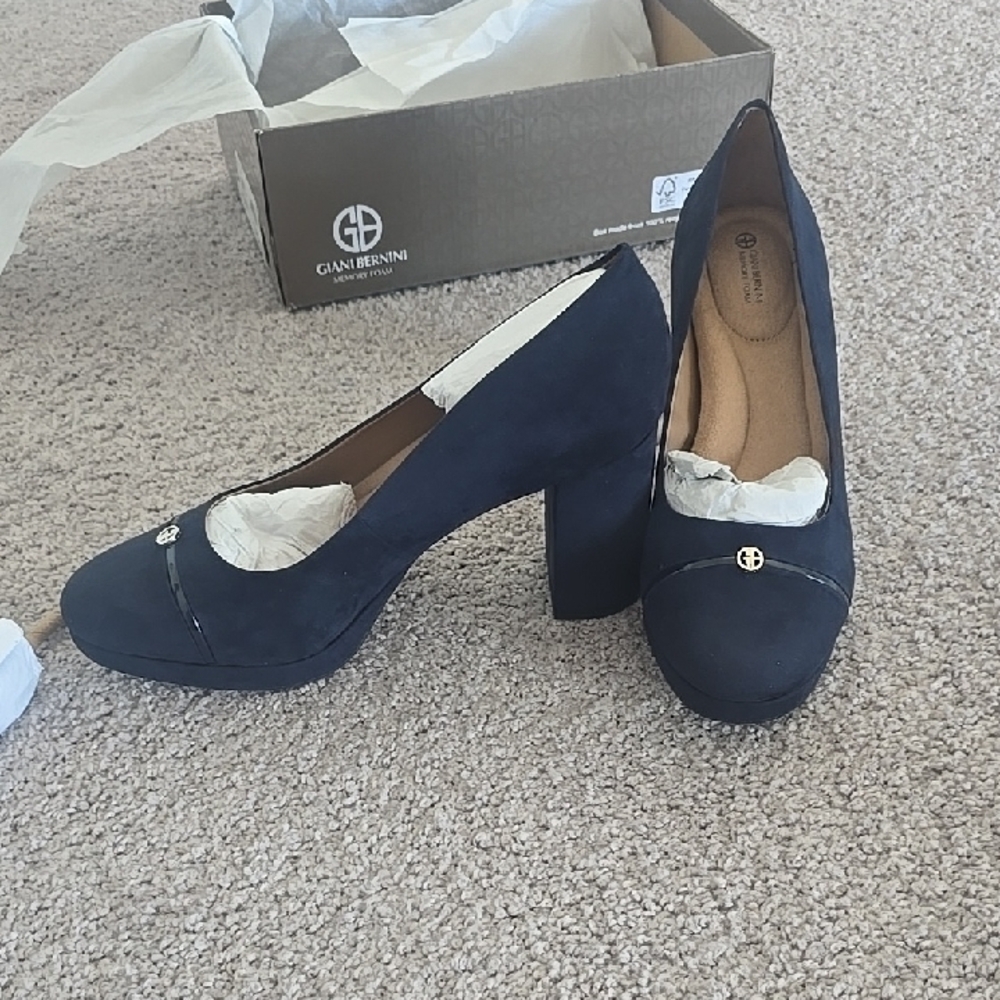 Giani Bernini Heels - Picture 2 of 5